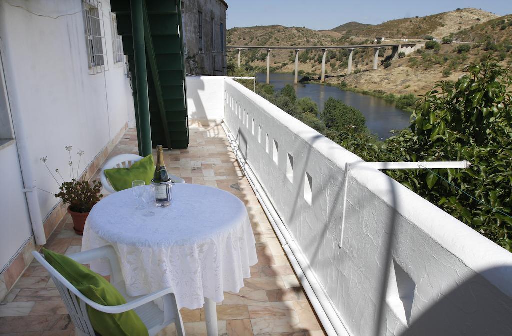 Alojamentos Oasis Mertola Bagian luar foto