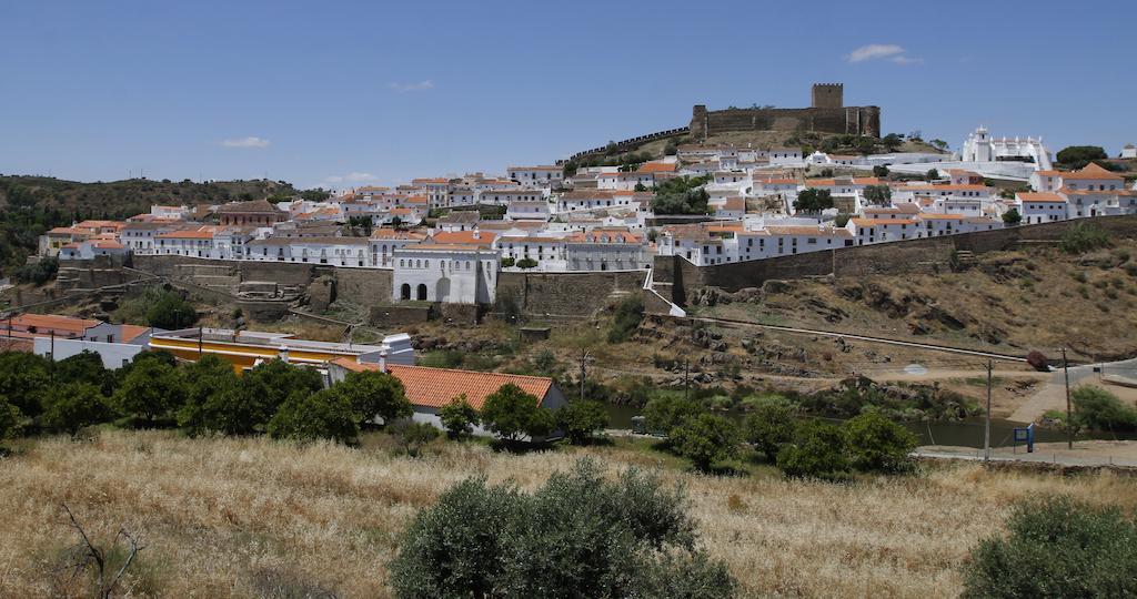 Alojamentos Oasis Mertola Bagian luar foto